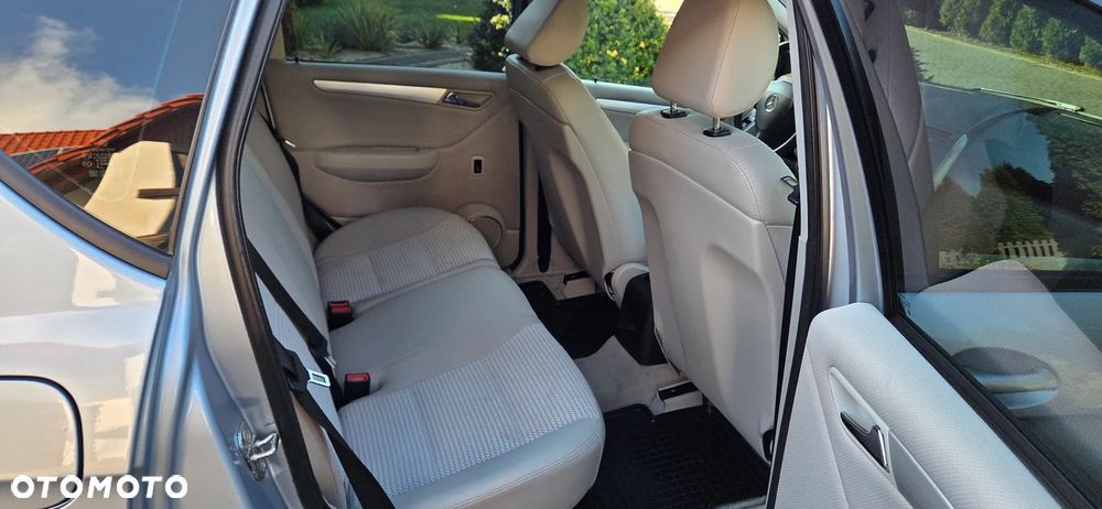 Mercedes-Benz Klasa A 150 Avantgarde Edition 10 - 11