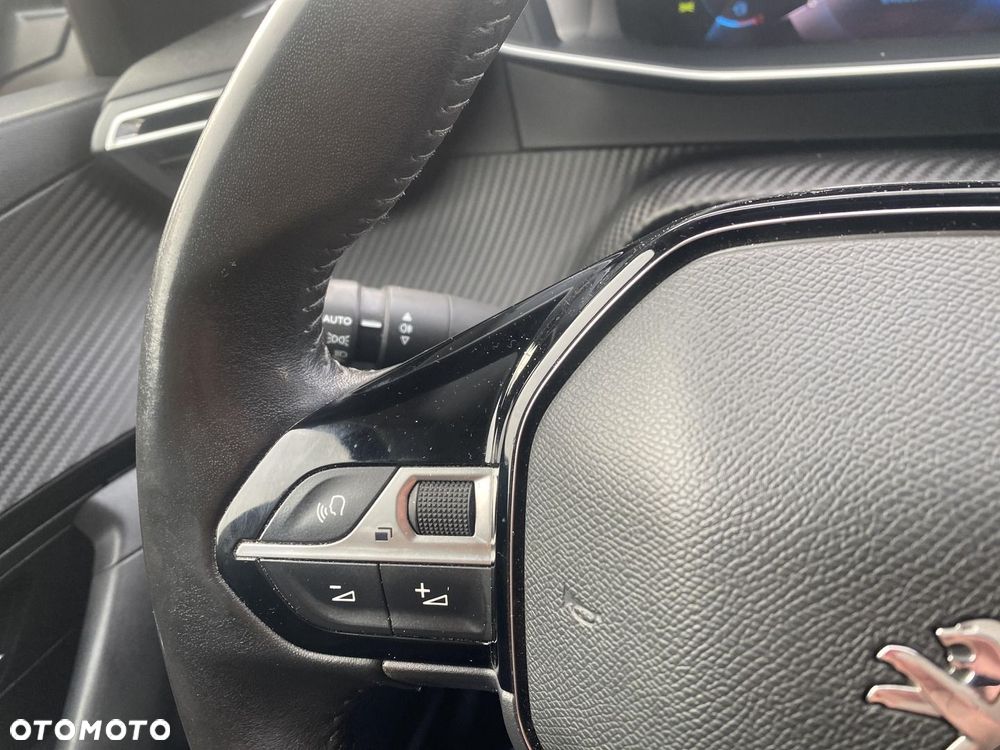 Peugeot 2008 1.2 PureTech GT Line S&S - 24