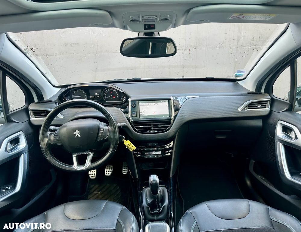 Peugeot 2008 - 8