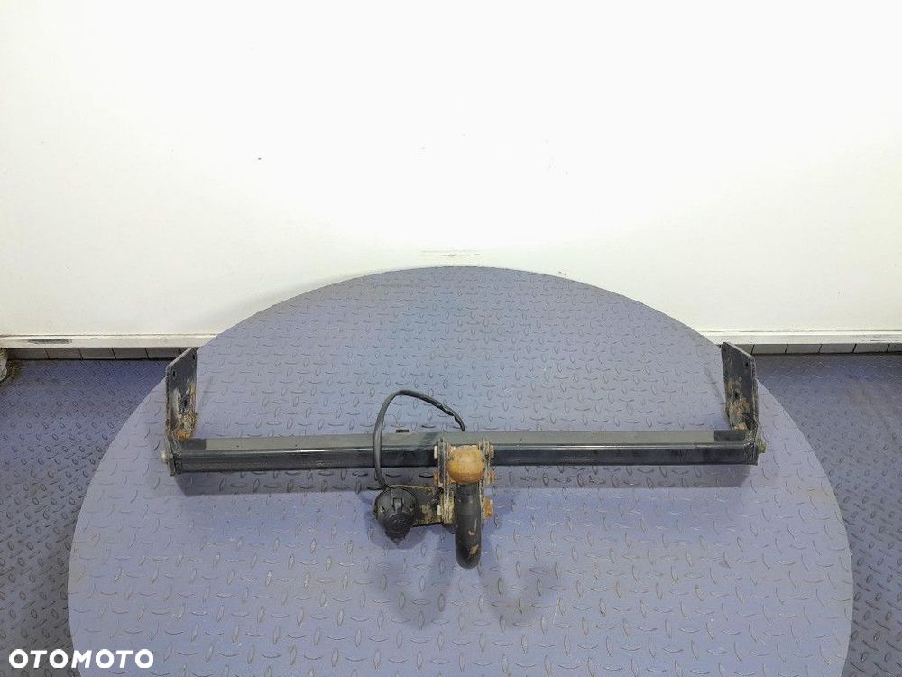 HYUNDAI I30 I LIFT KOMBI HAK HOLOWNICZY DO PRZYCZEPY 7 PIN - 1