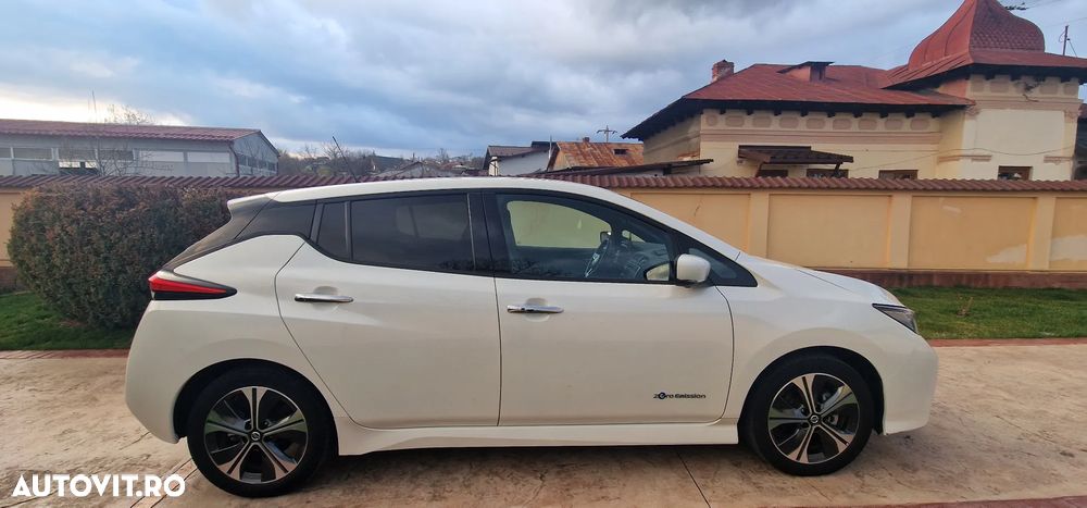 Nissan LEAF Tekna - 2