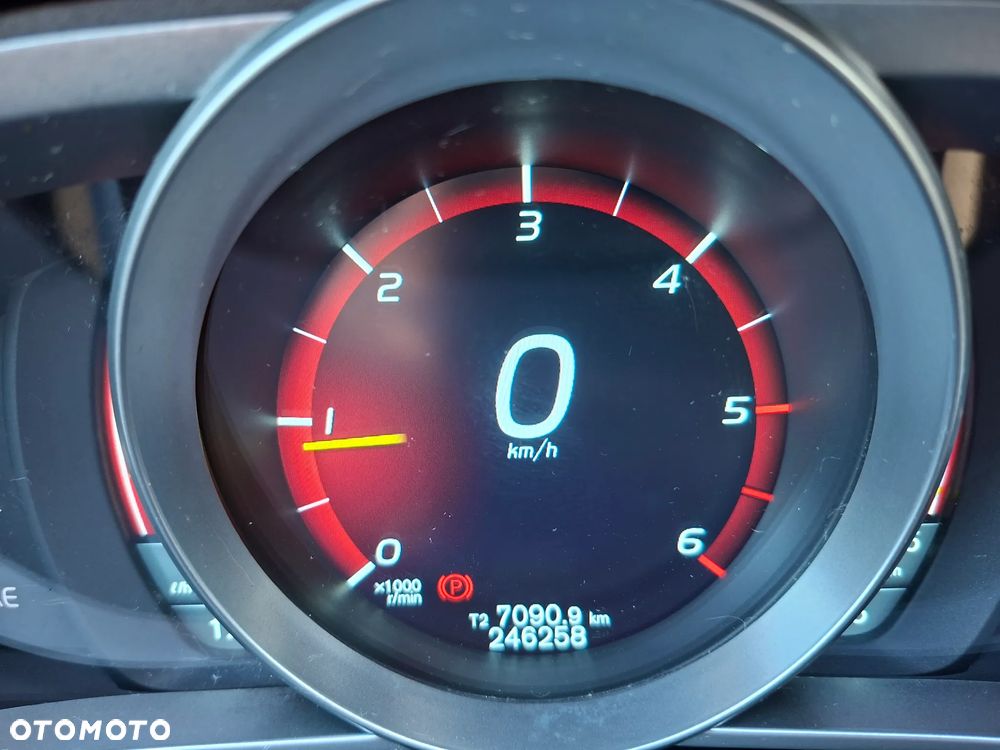 Volvo V40 D2 Momentum - 18