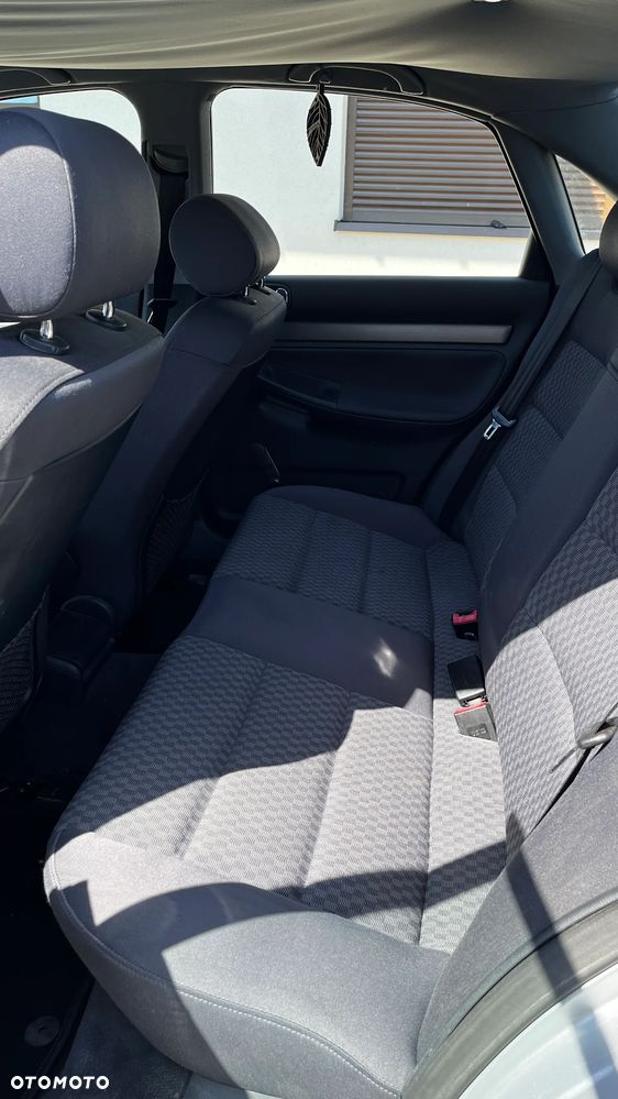 Audi A4 Limousine - 19