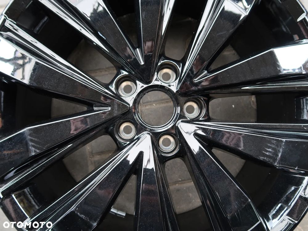 W5 Felga VW Amarok 2H6601025F - 3