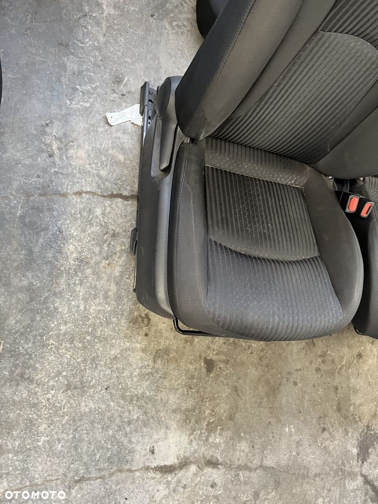 Fotele komplet wnętrze Toyota Prius IV - 3