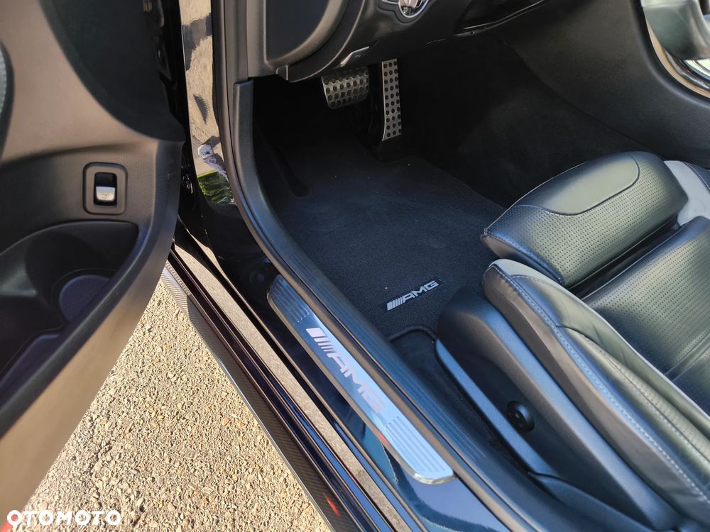 Mercedes-Benz Klasa C AMG 63 S AMG Speedshift 7G-MCT - 14