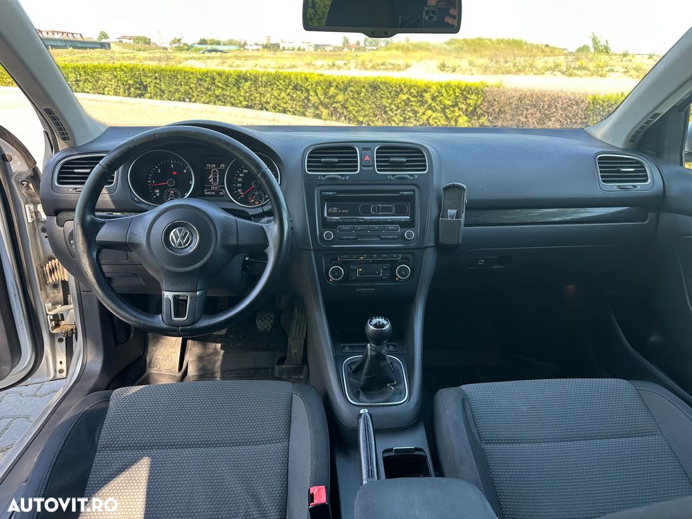 Volkswagen Golf - 8