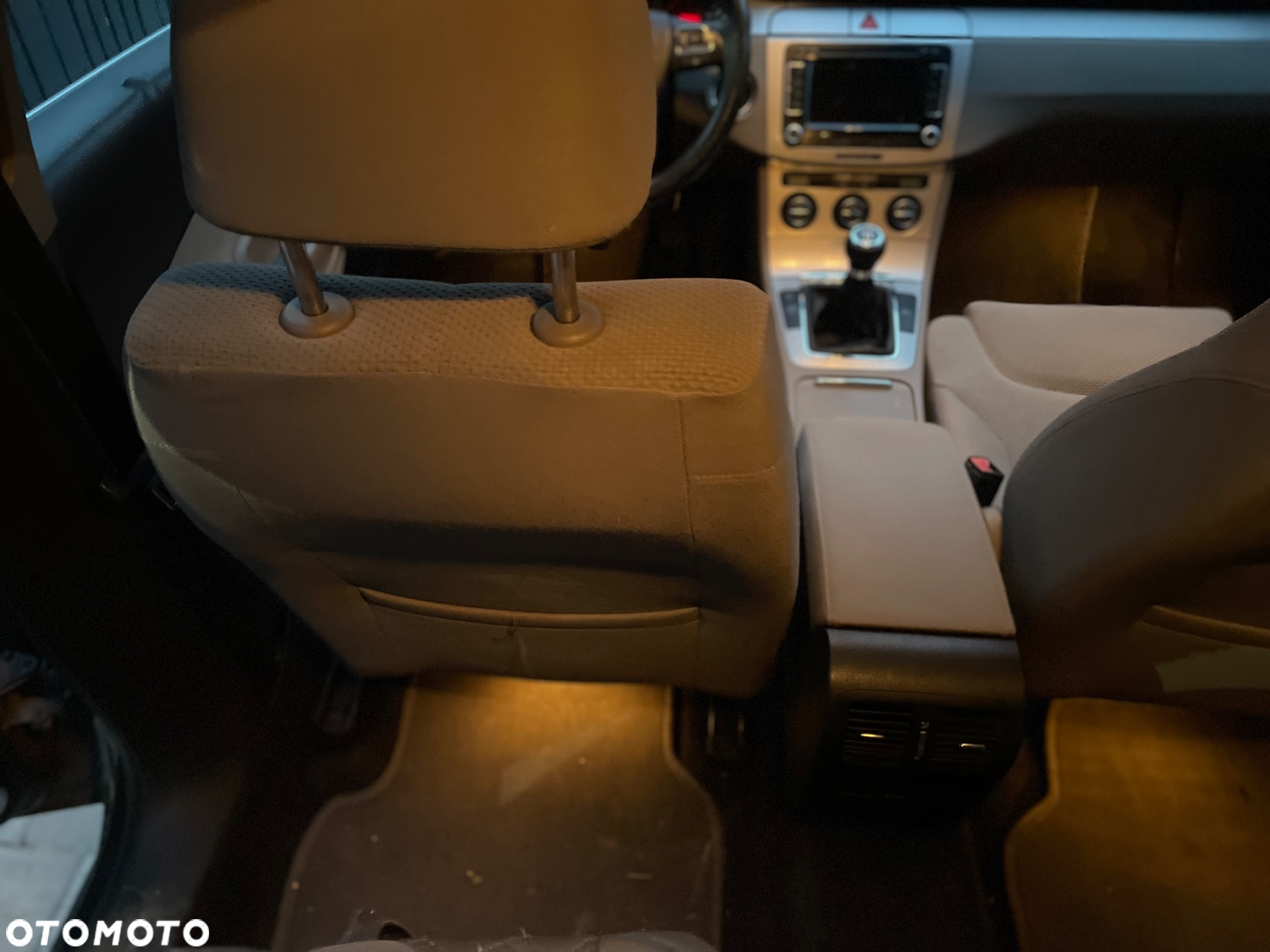 Volkswagen Passat - 14