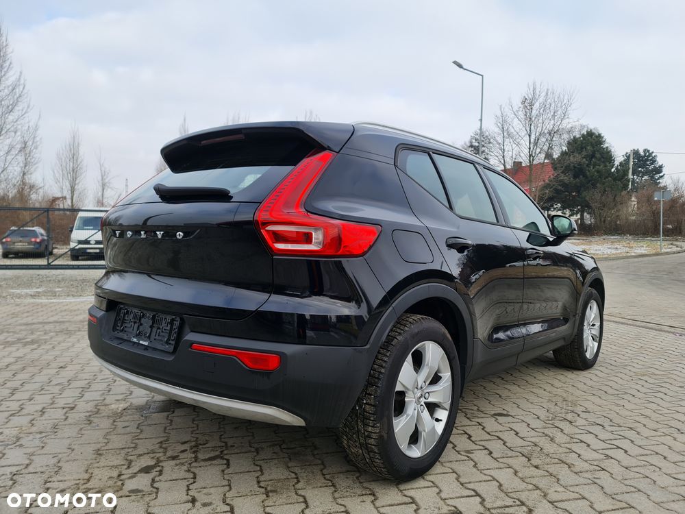Volvo XC 40 D3 AWD Geartronic Momentum Pro - 4