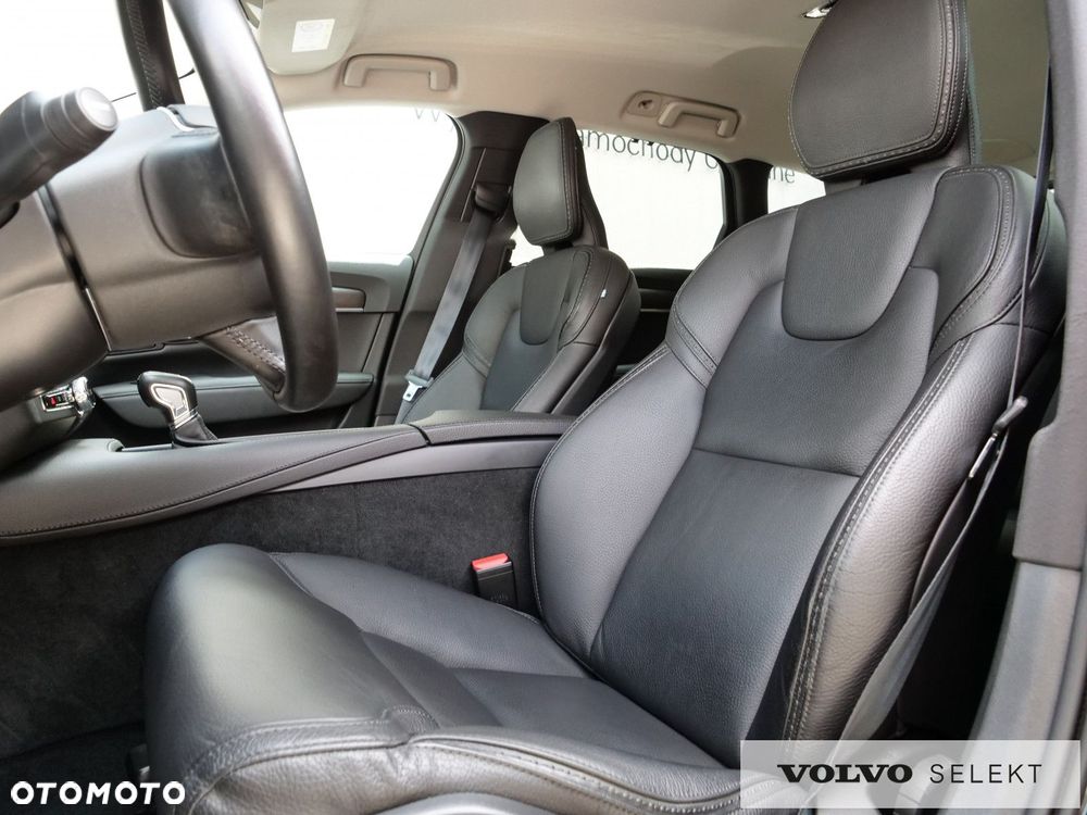 Volvo V90 Cross Country - 13