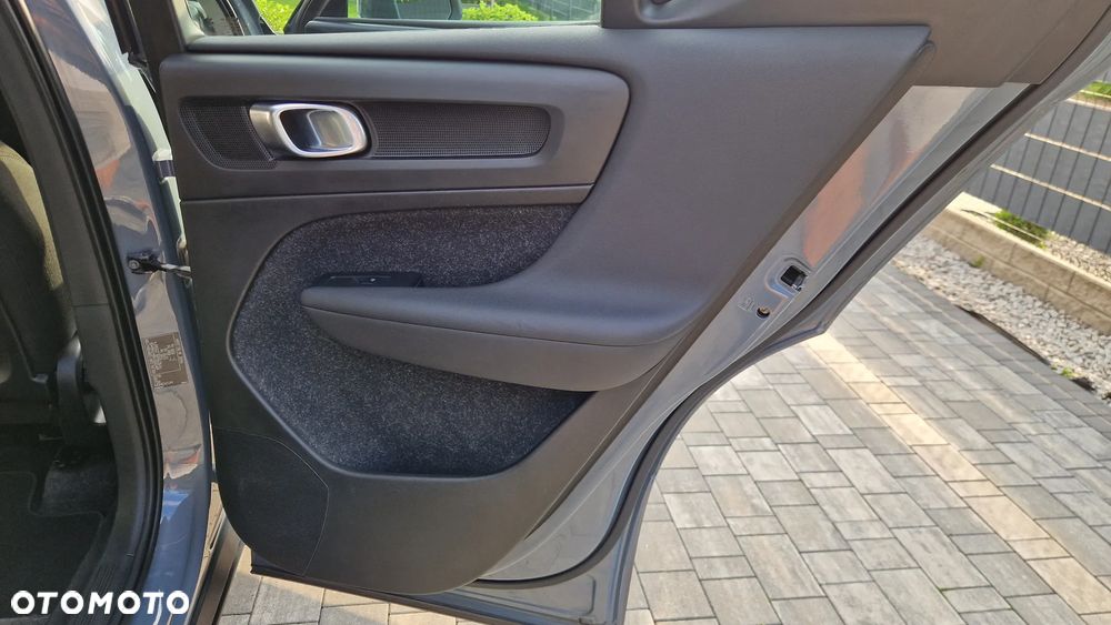 Volvo XC 40 T3 Momentum - 26