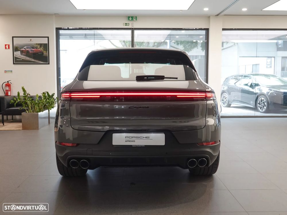 Porsche Cayenne - 4