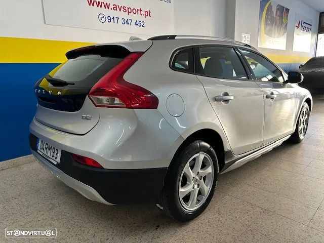 Volvo V40 2.0 D2 Momentum - 3