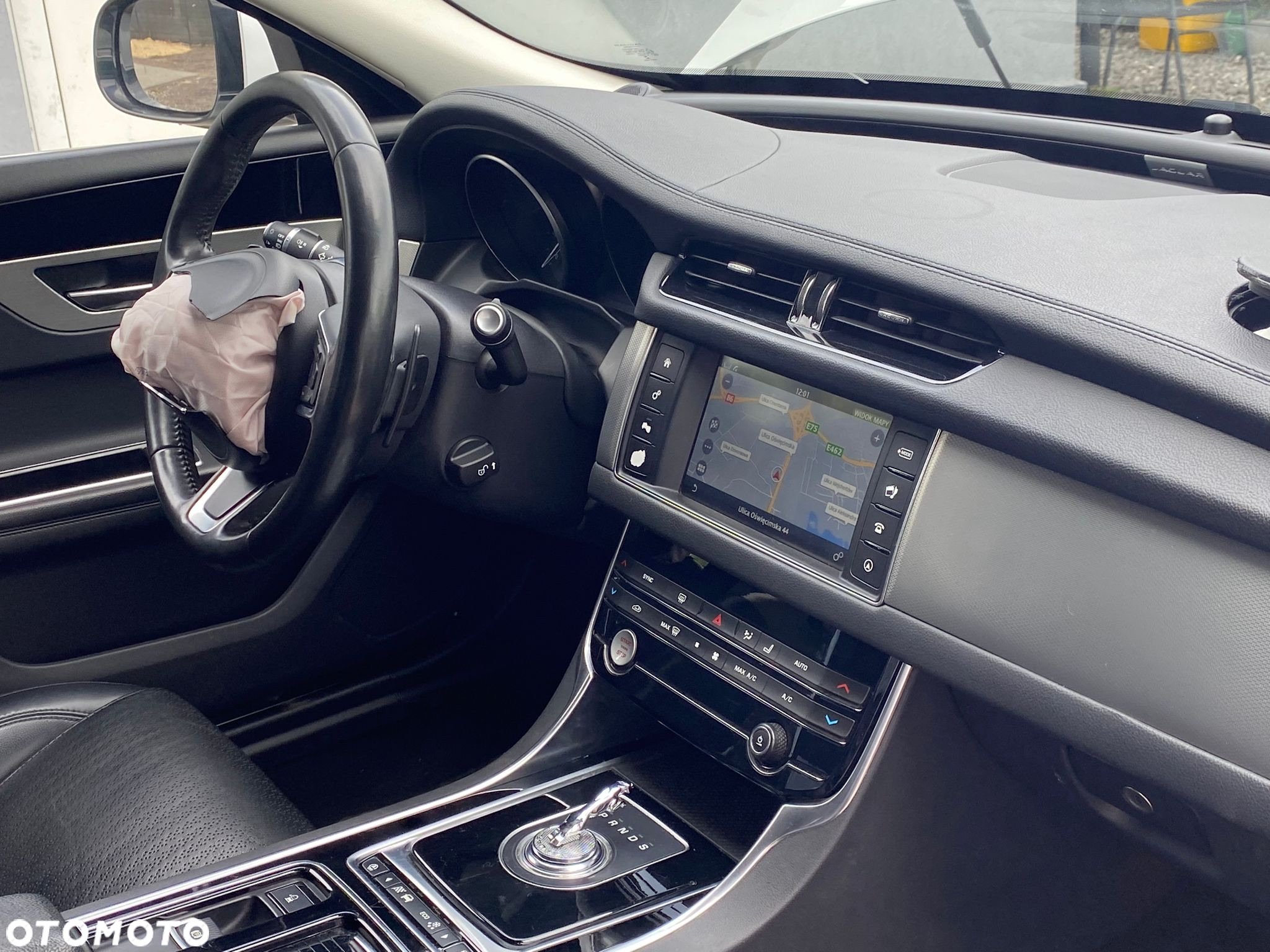 Jaguar XF 2.0 i4D Pure - 16