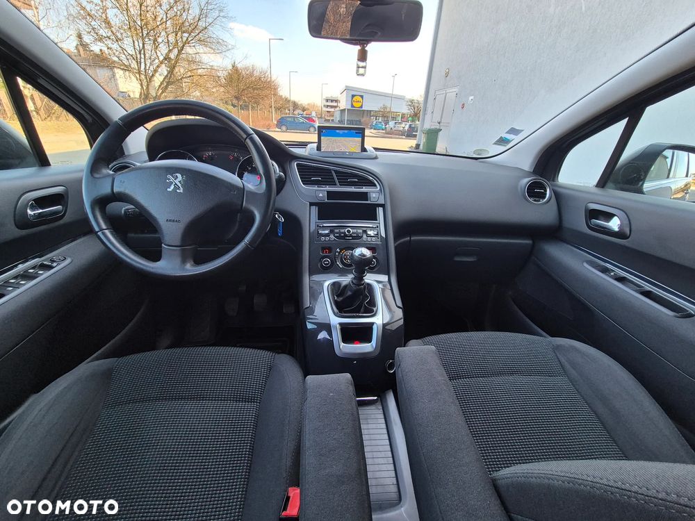 Peugeot 5008 - 15