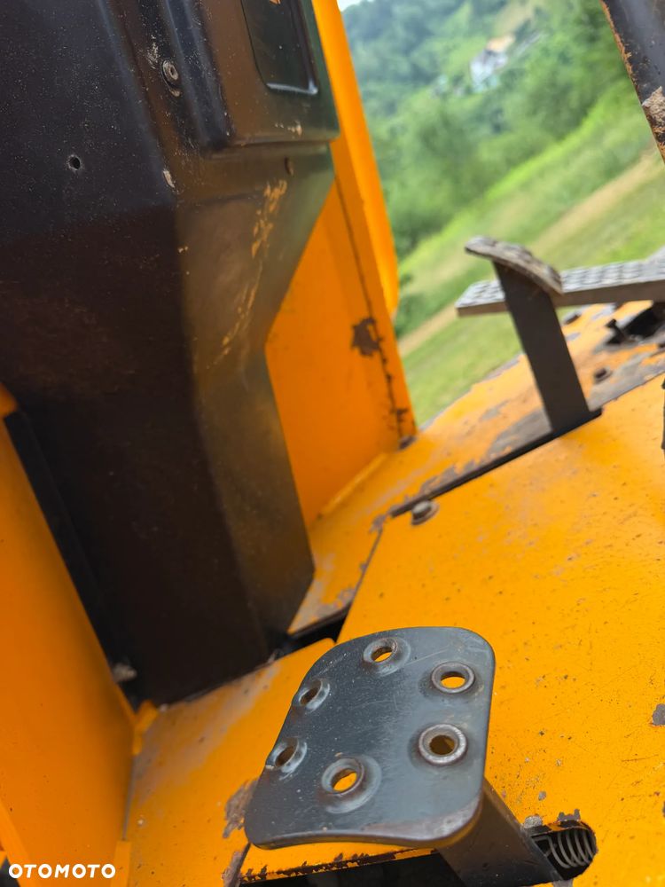 Thwaites MACH2026 Wozidło Budowlane Rolnicze 4x4. wózek z Obrotową Kolebą. 6 ton ładowność.  Silnik DEUTZ 80KM 4 cylindry. 2400 mtg. 2019 rok. Jazda Rewers 3prędkości. Maszyna jak Nowa z Norweskiego Gospodarstwa! Ani deka luzów i wycieków! Hydrostatic. Pełny Oryginał. Hamulce brzytwa. Serwisy w DEKRA. Maszyna Woziła lekkie ładunki. Praktycznie zerowe zużycie. Wielka Okazja. Wszystko w pełnym Oryginale. Opony Oryginał. Oświetlenie Fabryczne. Po serwisach. OKAZJA - 32