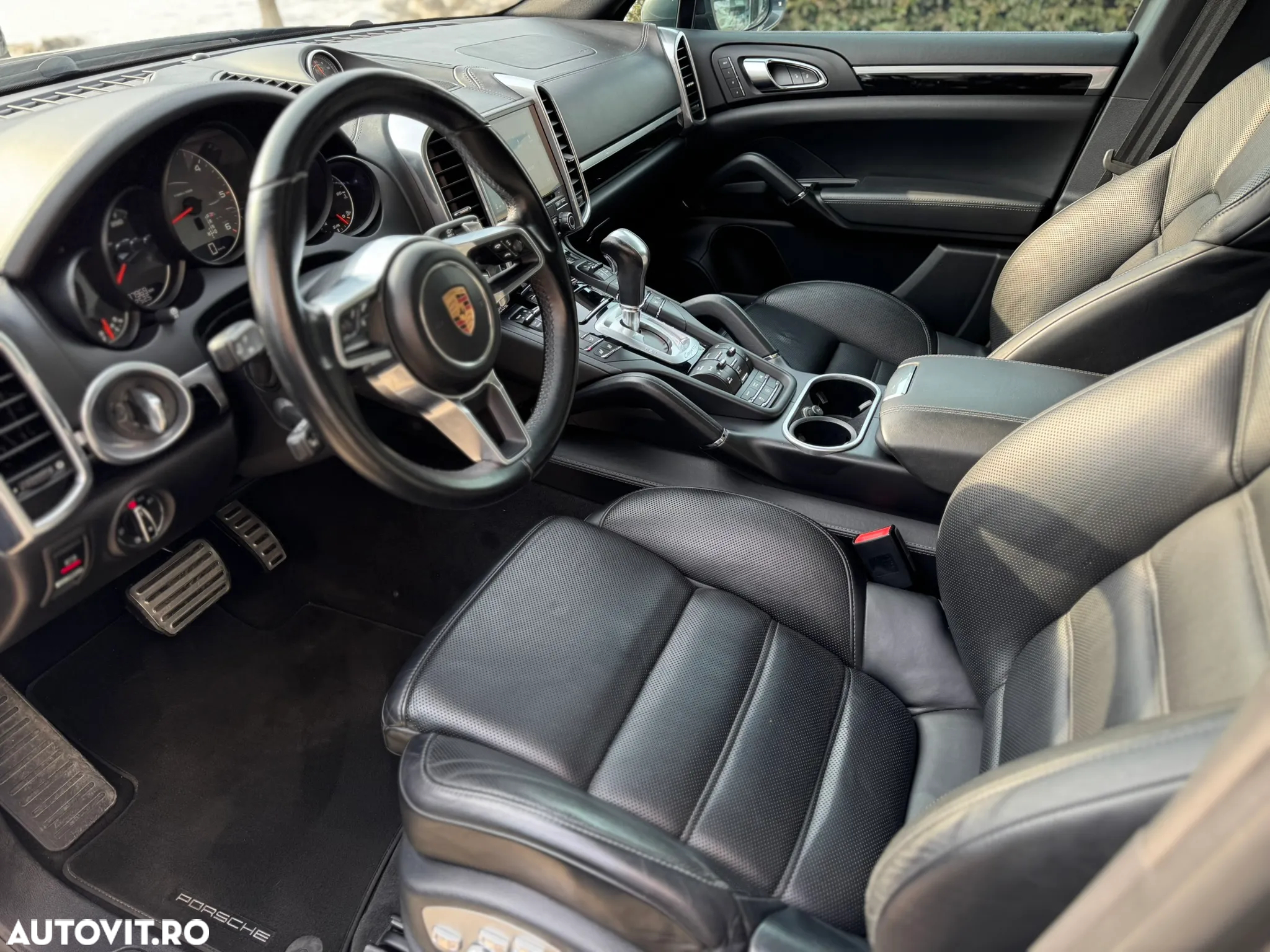 Porsche Cayenne - 16
