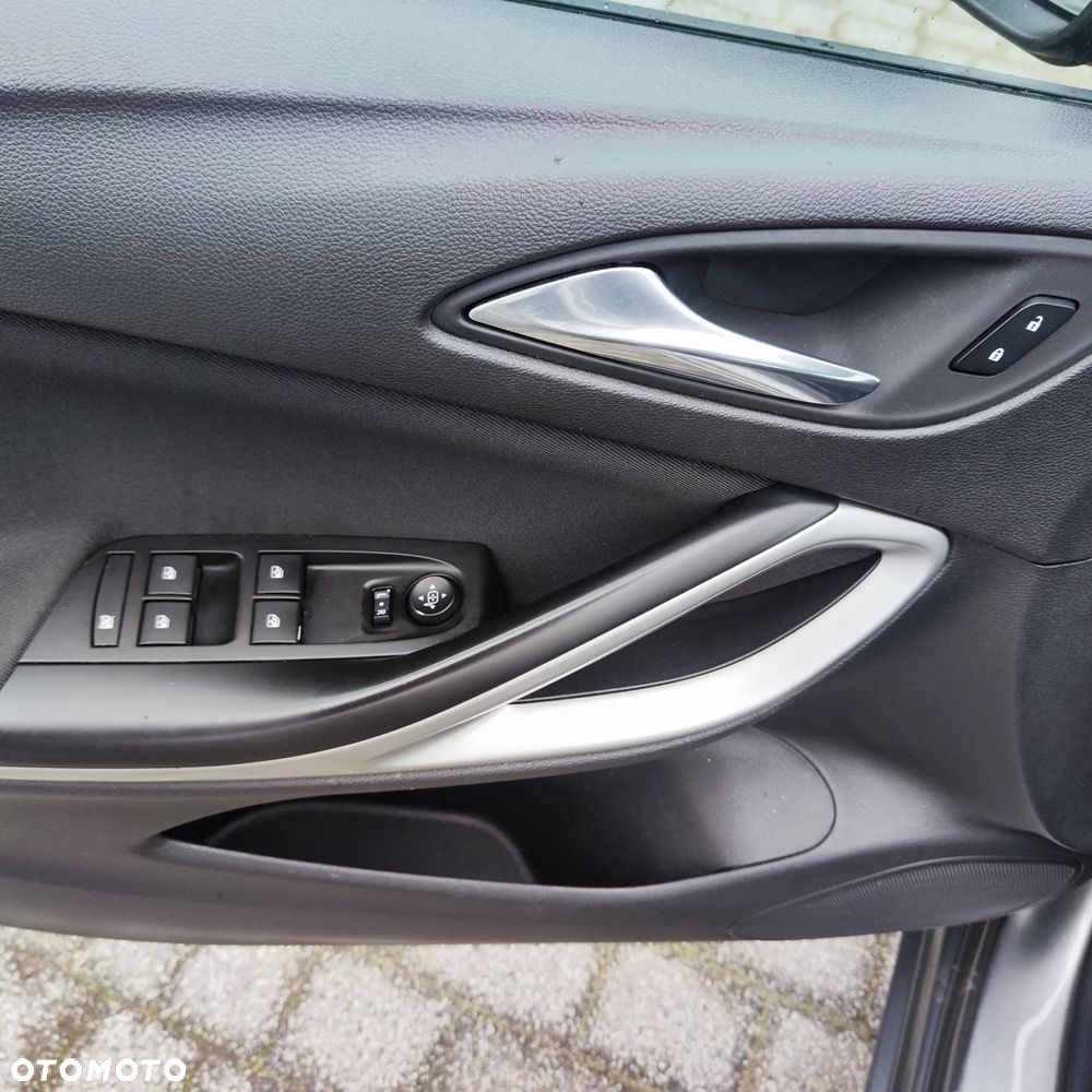 Opel Astra 1.4 Turbo Business - 17