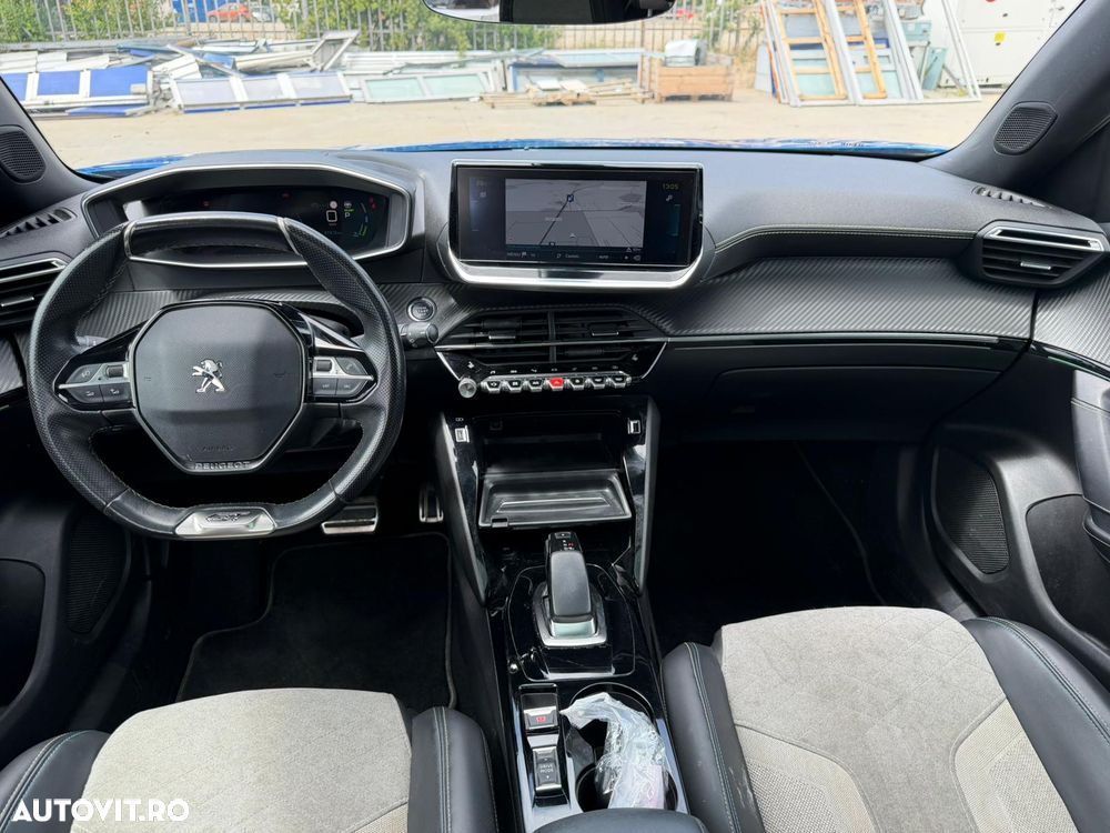 Peugeot 2008 e-2008 GT - 10
