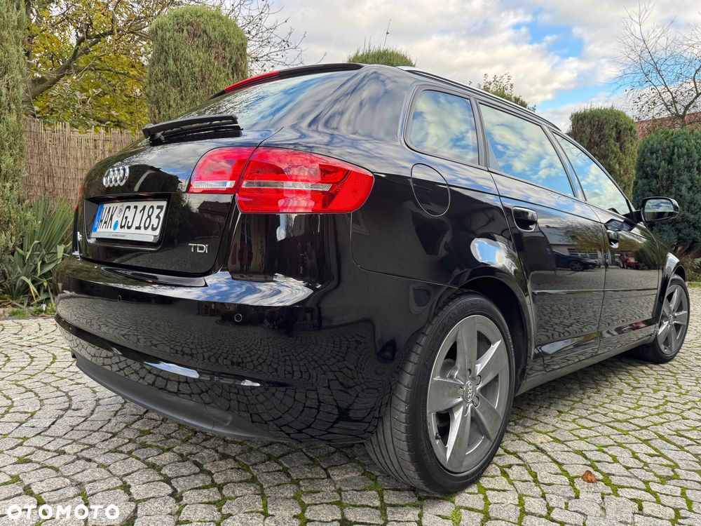 Audi A3 2.0 TDI DPF S line Sportpaket - 12