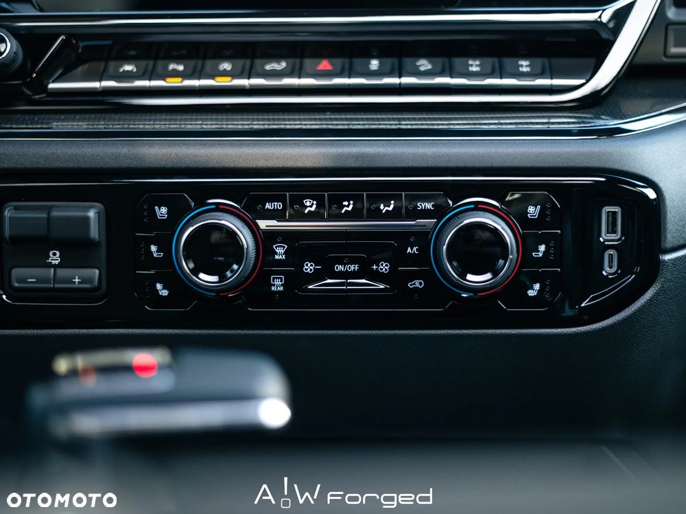 Chevrolet Silverado - 31