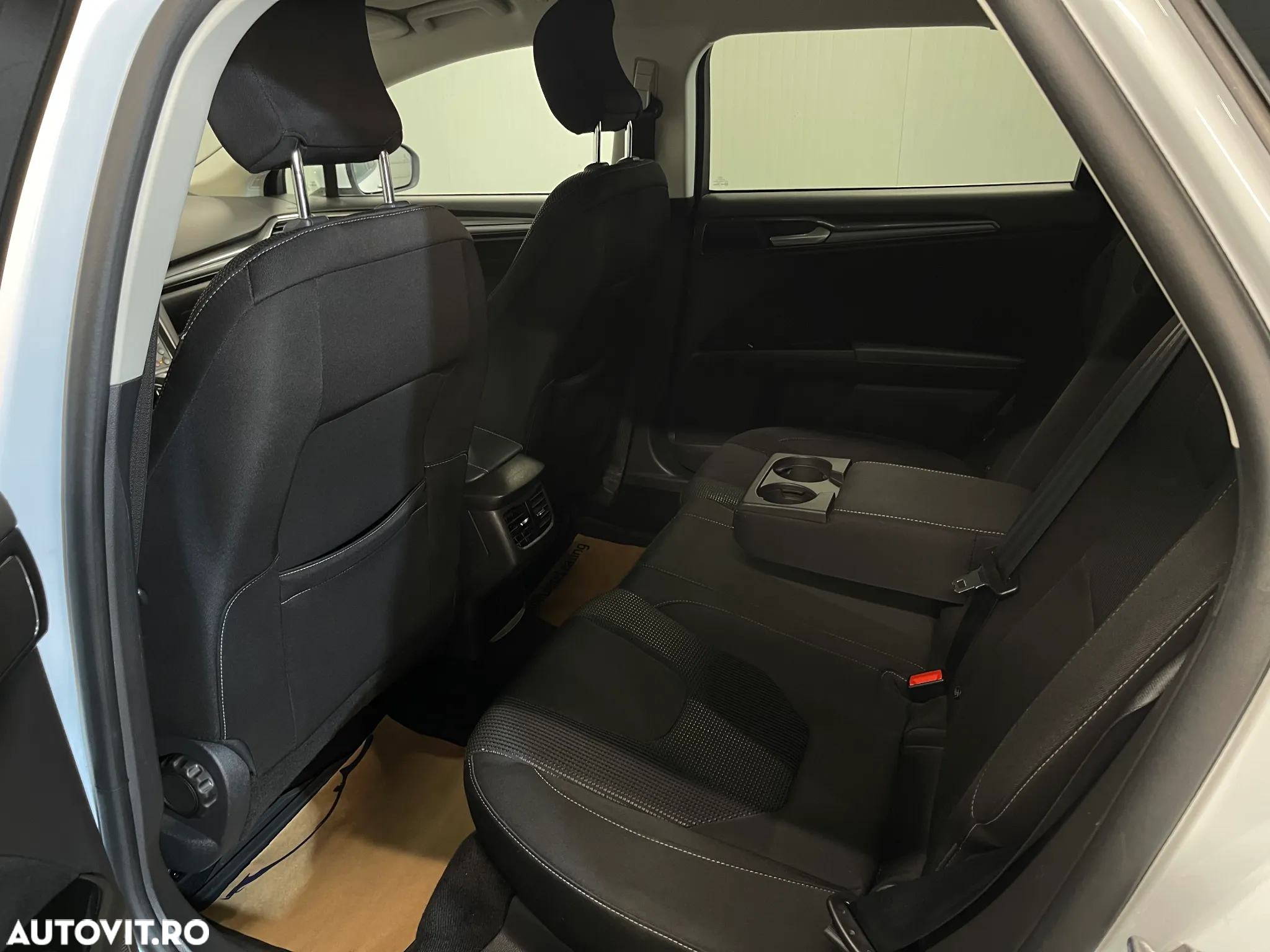 Ford Mondeo 2.0 HEV Titanium - 10