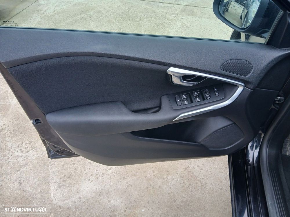 Volvo V40 2.0 D2 Momentum Geartronic - 14