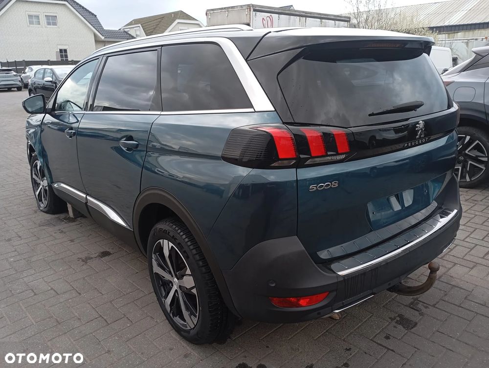 Peugeot 5008 - 5