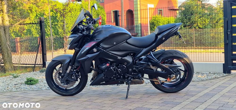 Suzuki GSX 1000 - 4