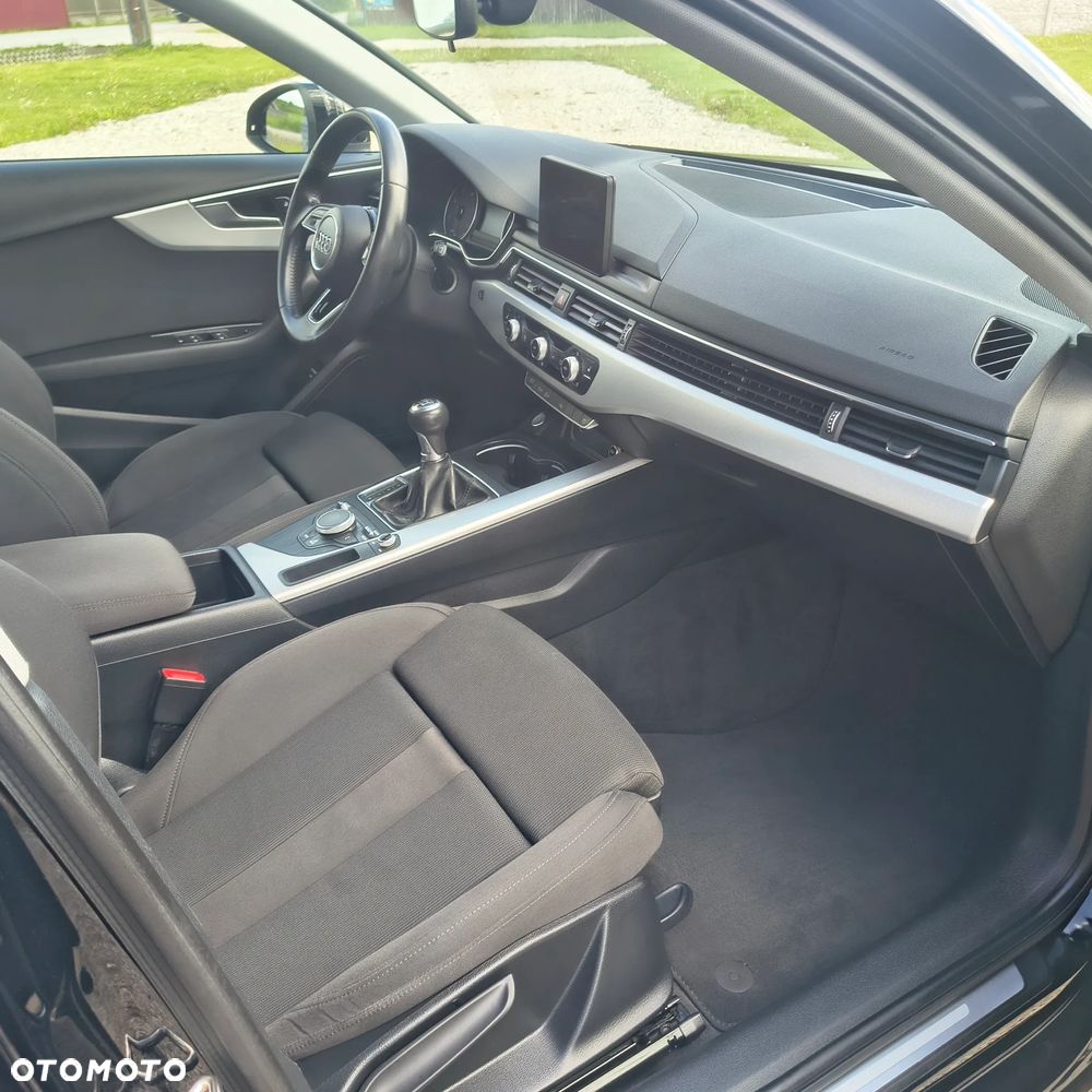 Audi A4 Avant 2.0 TDI Design - 18