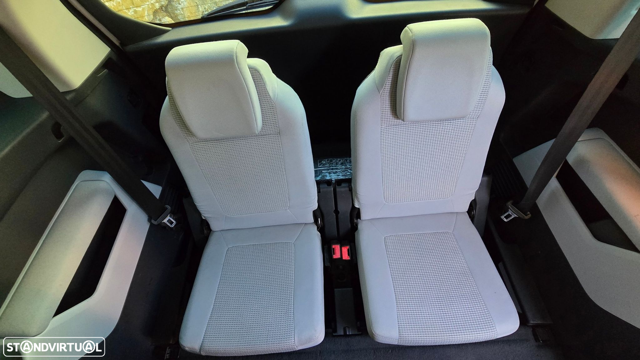 Peugeot 5008 1.6 HDi Executive JLL17 - 38