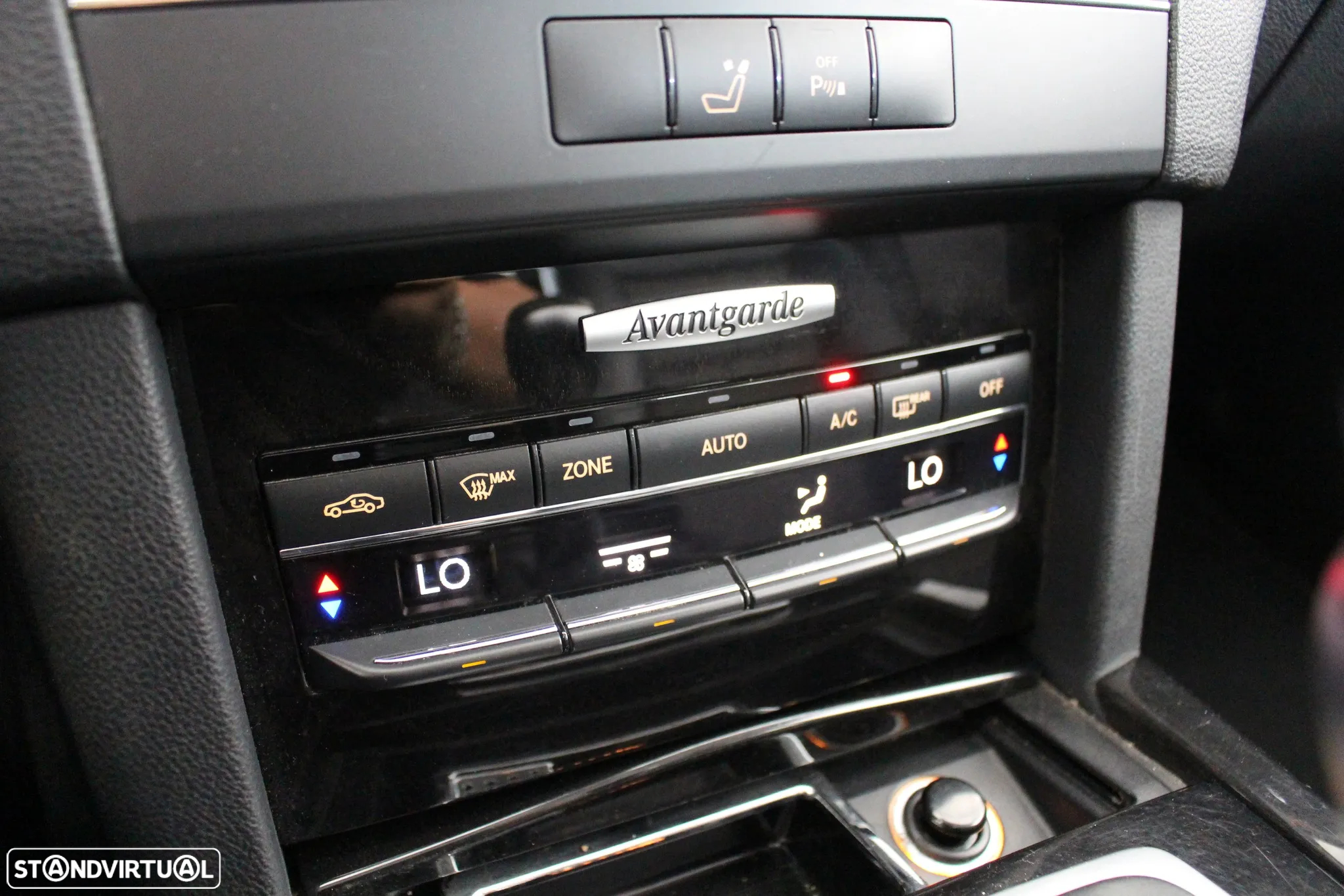 Mercedes-Benz E 220 CDi Avantgarde BlueEfficiency Auto - 16