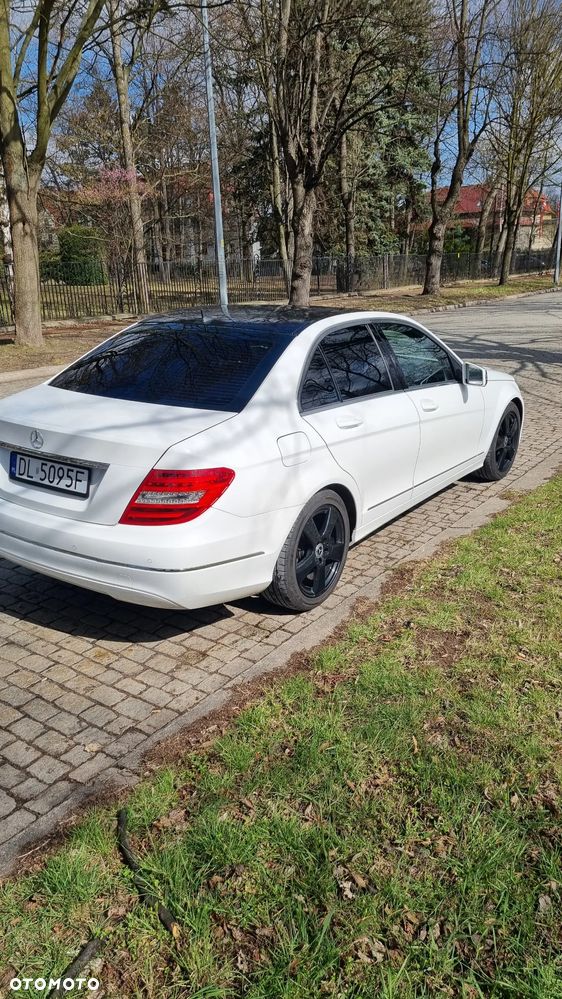 Mercedes-Benz Klasa C 180 (BlueEFFICIENCY) Avantgarde - 13