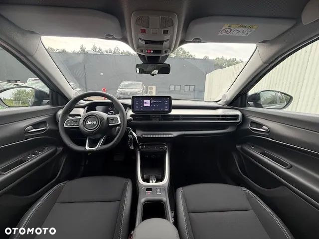 Jeep Avenger 1.2 T3 mHEV Altitude FWD eDCT6 - 17