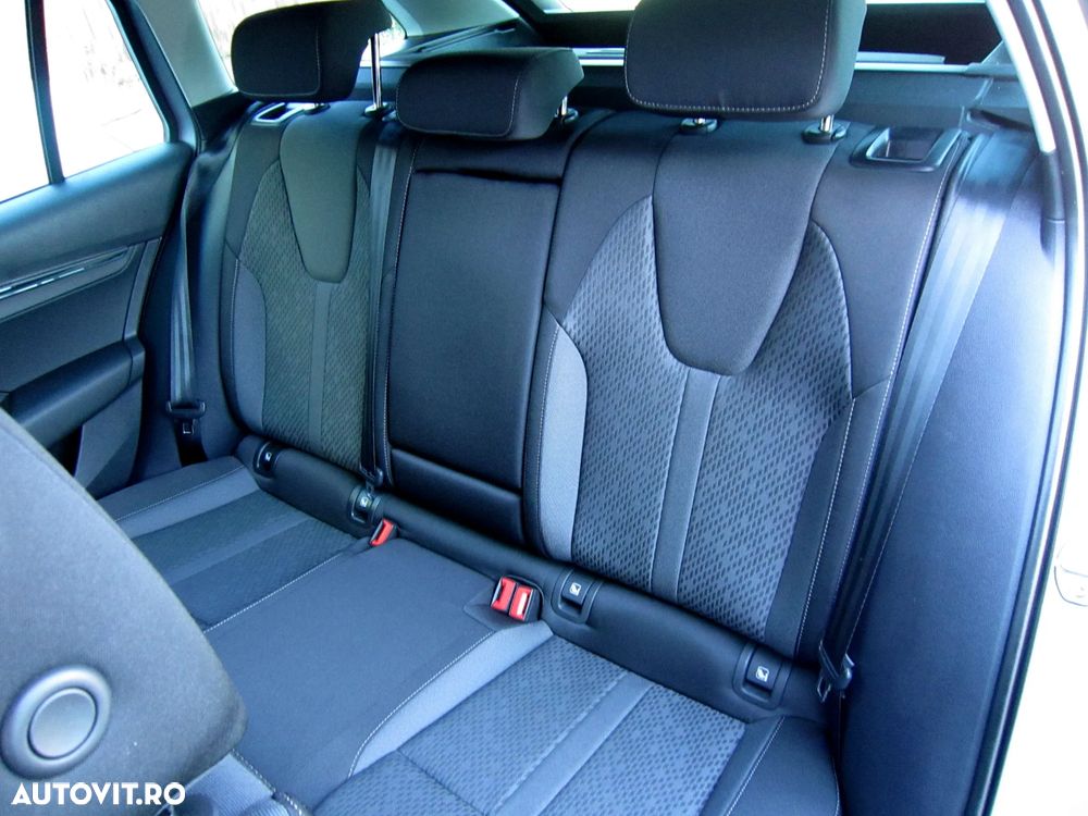Skoda Octavia 2.0 TDI DSG 4X4 Style - 11