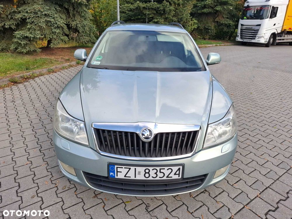 Skoda Octavia 2011 photo 3