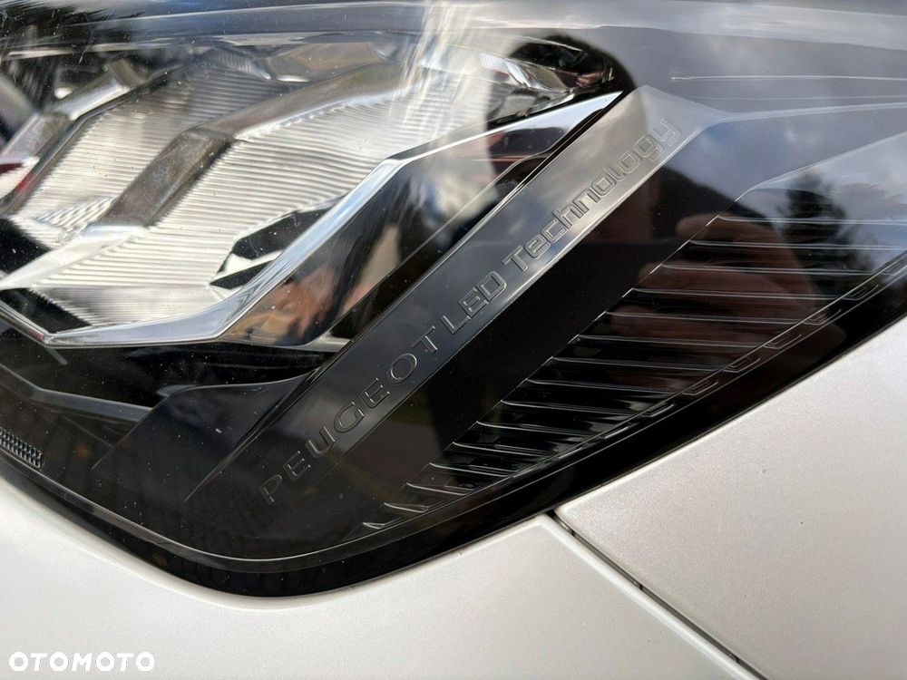 Peugeot 2008 1.5 BlueHDi Allure - 4