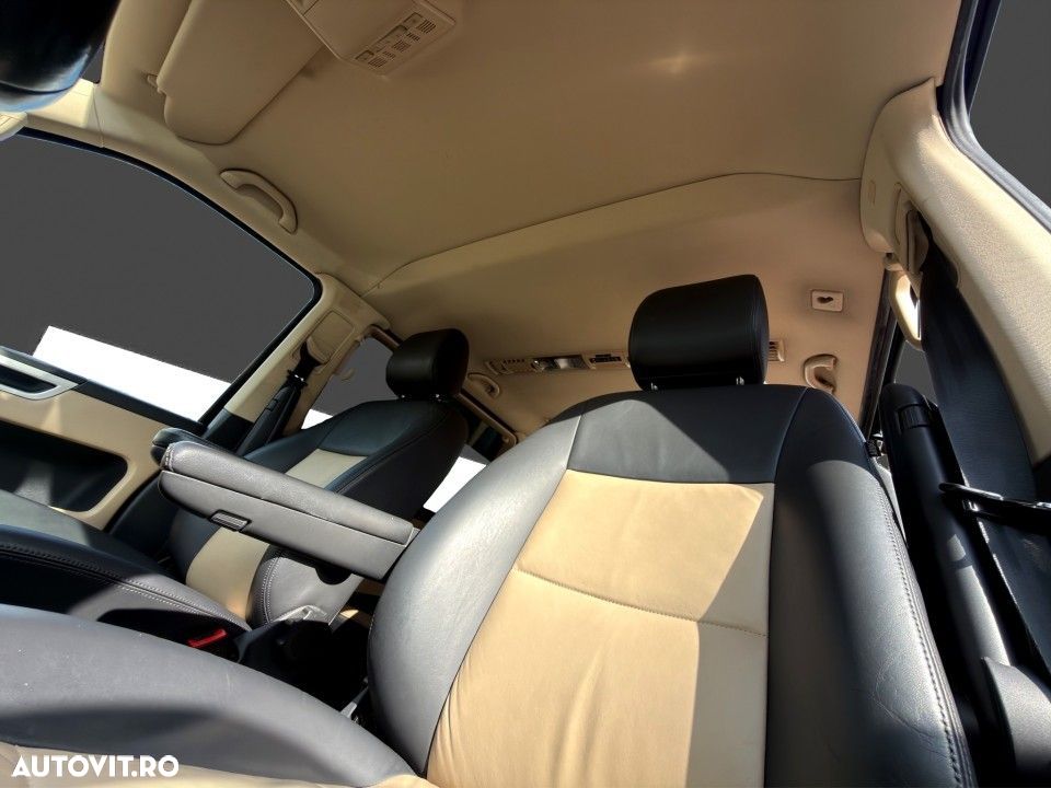 Volkswagen Multivan - 20