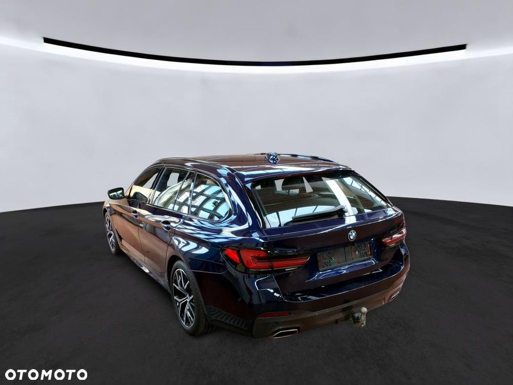 BMW Seria 5 540i xDrive - 4