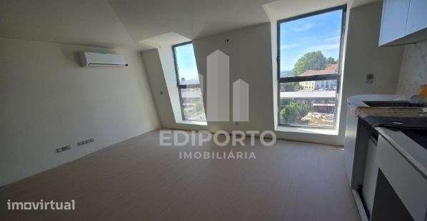 Apartamento T1 no coração do Porto próximo ao metro Heroísmo - Grande imagem: 5/16