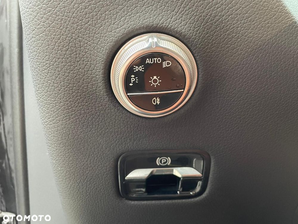 Mercedes-Benz GLC - 27