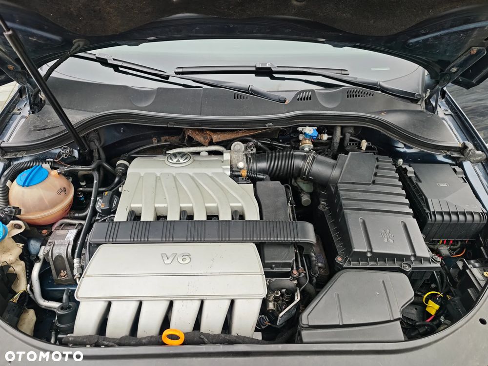 Volkswagen Passat 3.2 V6 FSI 4Motion DSG Highline - 38