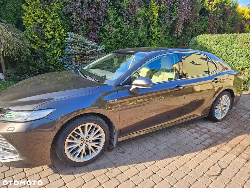 Toyota Camry 2.5 Hybrid Executive CVT - 1