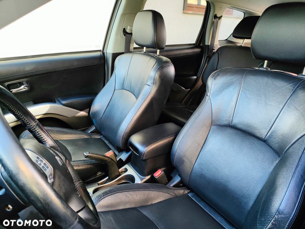 Mitsubishi Outlander - 14