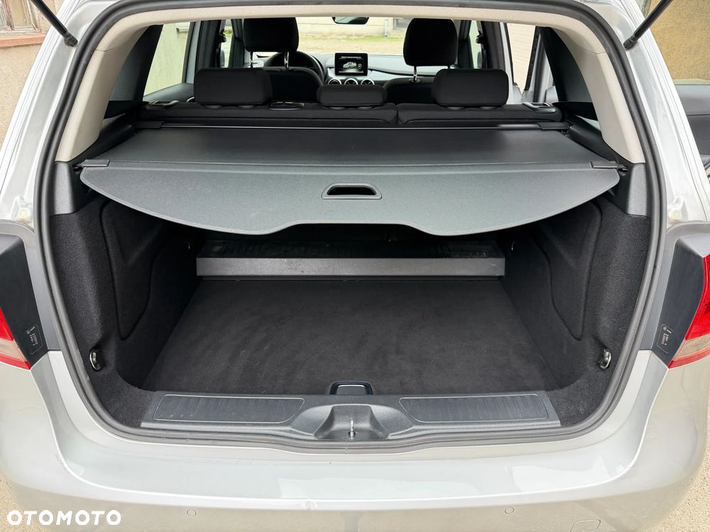 Mercedes-Benz Klasa B 180 (BlueEFFICIENCY) 7G-DCT - 28