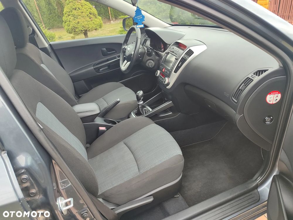 Kia Ceed 1.4 Comfort + - 7
