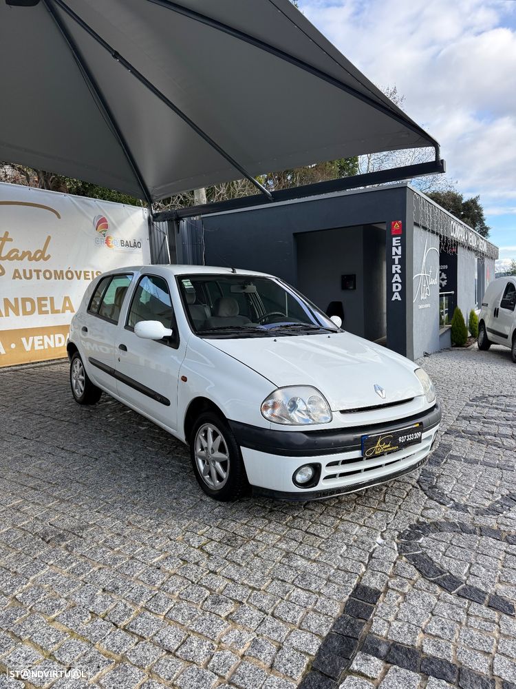 Renault Clio 1.2 RXE - 1