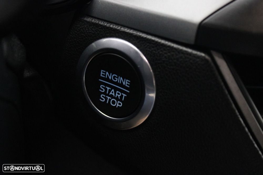 Ford Focus 1.0 EcoBoost MHEV Connected Design — fotografia 13