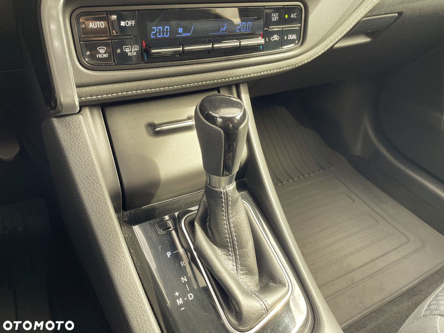 Toyota Corolla - 19