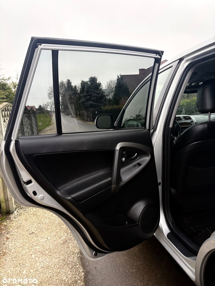 Toyota RAV4 2.2 D-4D Prestige - 19